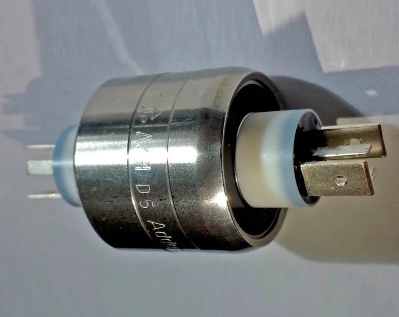 Conector Addens